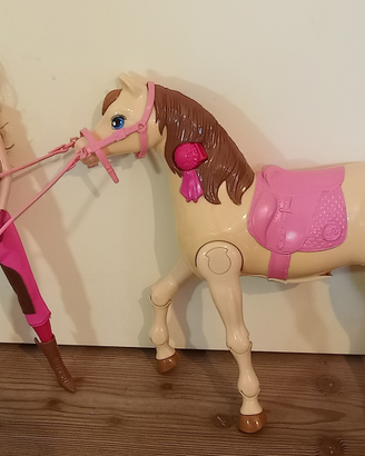 Barbie a cavallo con bambina Barbie a cavallo