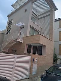 5 posti 2 stanze in centro vicino al mare