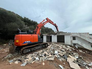 Escavatore hitachi 130-6