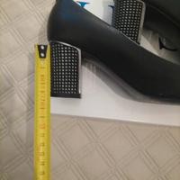 décolleté nere GUESS 