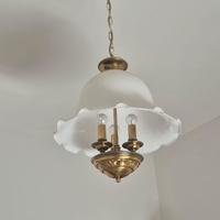 Lampadario in ottone e vetro satinato, stile Liber