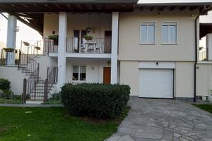 Villetta singola vista lago