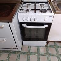 Piano cottura con forno Beko 