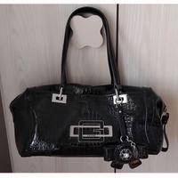 Borsa Guess bauletto nera lucida