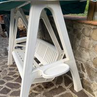 Dondolo con coprisole regolabile