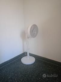 Ventilatore da pavimento bianco