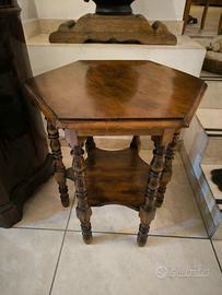 Antico tavolino da caffè in legno massello