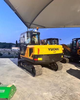 Escavatore Yuchai Yc80