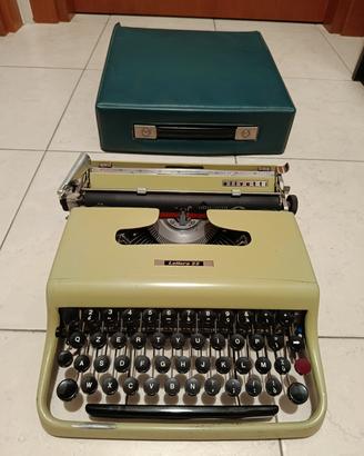 macchina da scrivere  Olivetti lettera 22 