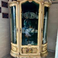 Vetrina stile impero
