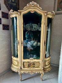 Vetrina stile impero