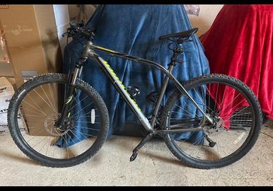 Specialized Rockhopper 29  MTB hardtail