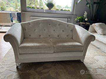 Divano chesterfield bianco due posti artigianale
