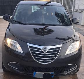 Lancia Ypsilon 1.2 69 CV 5 porte S&S Silver
