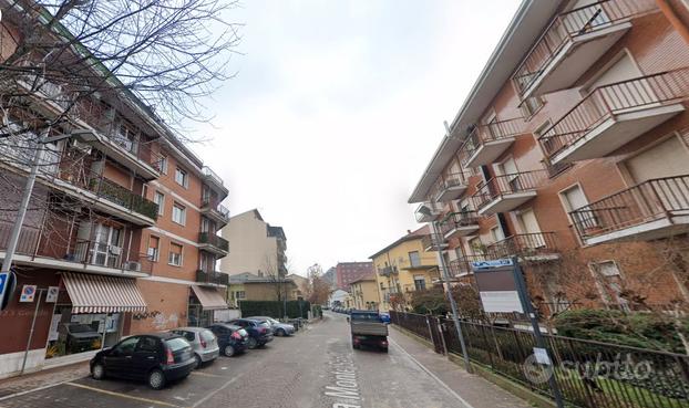 Stanza singola con balcone e ascensore