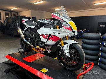 Yamaha R1 2024 PRONTO PISTA! PERMUTE!