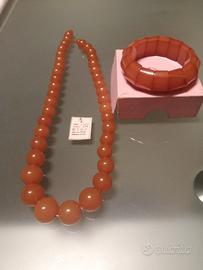 Collana e bracciale in ambra baltica. 