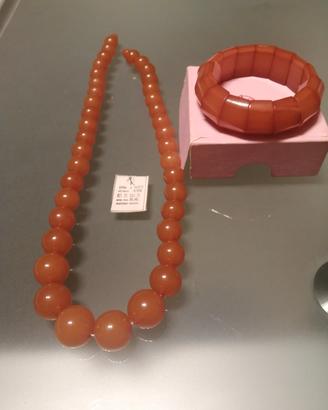 Collana e bracciale in ambra baltica. 