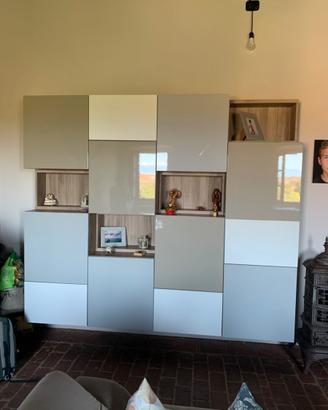 Parete Attrezzata Moderna e Versatile