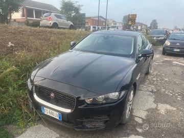 Jaguar XE 2.0 D 163 CV aut. Pure