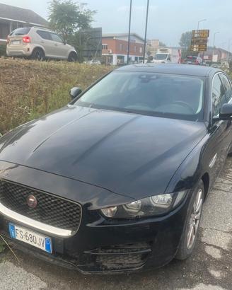 Jaguar XE 2.0 D 163 CV aut. Pure