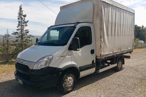 Furgone Iveco con centina 