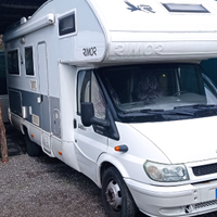 Rimor super brig 678 6 posti letto/4 in viaggio