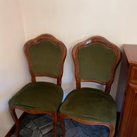 Sedie antiche in velluto verde