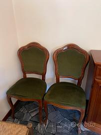 Sedie antiche in velluto verde