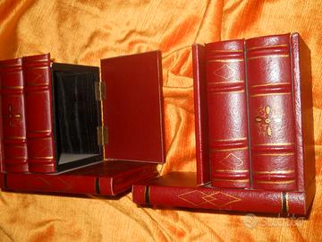 Coppia fermalibri in pelle