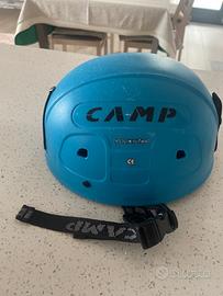 Casco da arrampicata marca CAMP