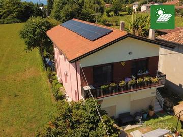 Appartamento bicamere ristrutturato con giardin...