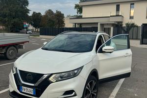 NISSAN QASHQAI N-CONNECTA 2018 + THULE