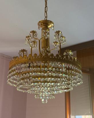 Completo di lampadario più lampade da muro