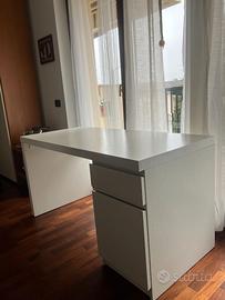 Scrivania IKEA