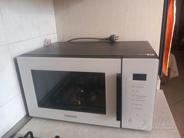 Samsung Microonde MG23T5018GE