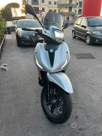 Piaggio Beverly 400 Sport