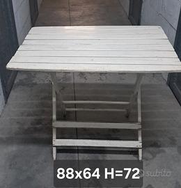 tavolo pieghevole a doghe in legno bianco