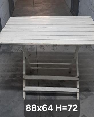 tavolo pieghevole a doghe in legno bianco