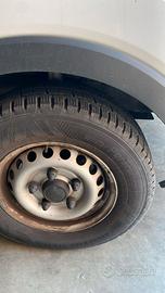 Pneumatici Kumho 235/65 R16C Ford transit