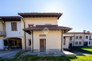 CASA DI CORTE A VERANO BRIANZA