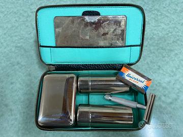 Vecchio kit da viaggio