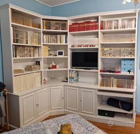 libreria angolare bianca smaltata su rovere
