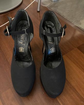 Scarpe eleganti con zeppa