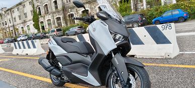 YAMAHA XMAX 300 Tech Max