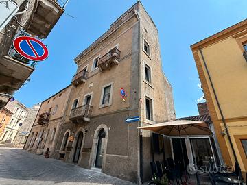 Loft Civico 80-Design contemporaneo anima storica