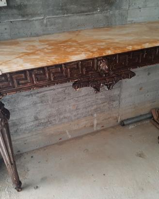 Consolle in legno intagliato con piano inmarmo 