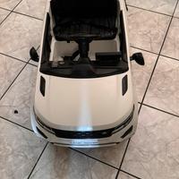 Auto elettrica per bambini con il telecomando