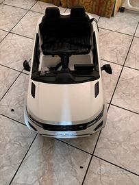 Auto elettrica per bambini con il telecomando