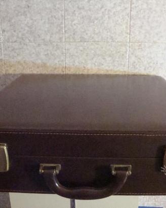 Valigia 48 ore in Pelle riporti color Oro 45x45cm